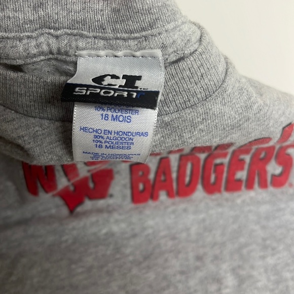Wisconsin Badgers T-Shirt - Picture 2 of 2